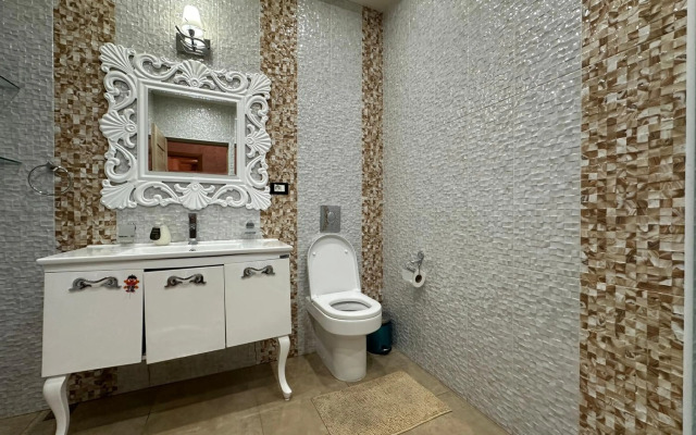 Northern Avenue 2 bedroom Luxury apartment HH777