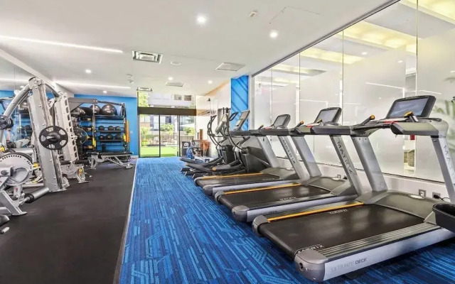 Modern Apartment with Top Amenities