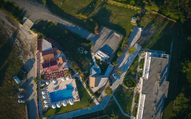 Odos Oneiron Tavronitis Bay