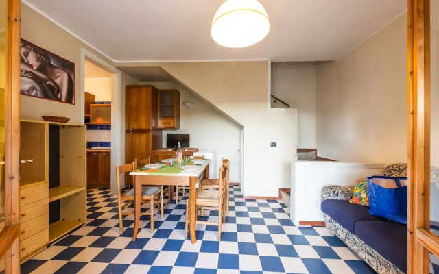 Charming Townhouse With Pool and Garden