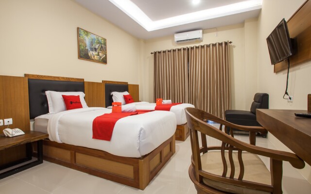 RedDoorz Premium @ Jalan Cengkeh