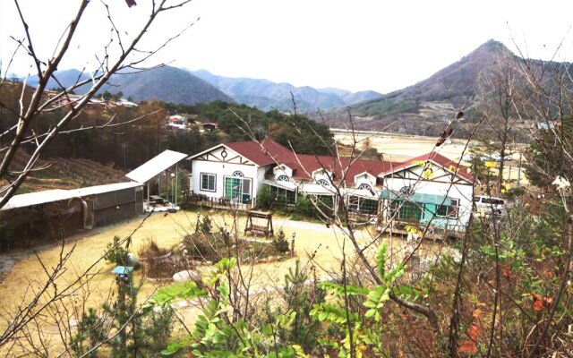 Mungyeong Mountain Morning Pension