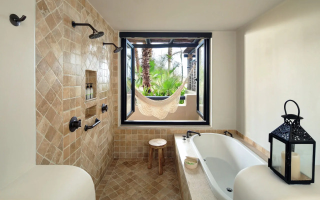 Esperanza, Auberge Collection