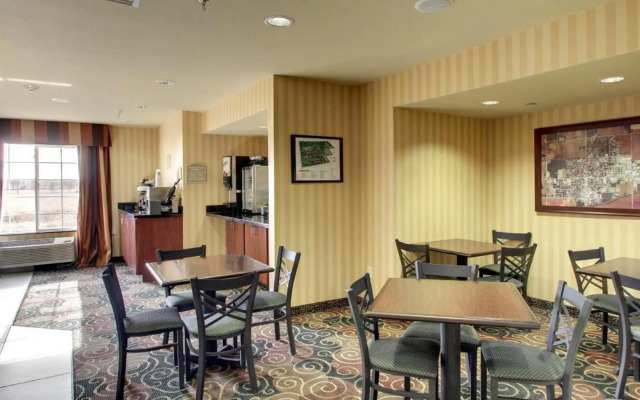 Cobblestone Hotel & Suites - Wayne