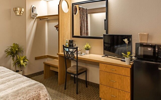 Magnuson Hotel Lincoln Airport