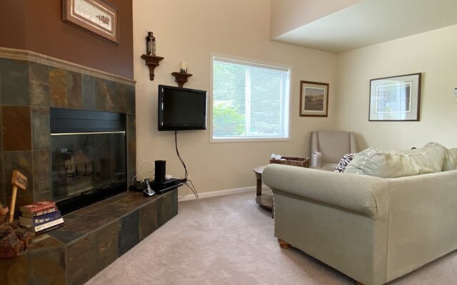 Mountain Harbor #204 2 Bedroom Condo