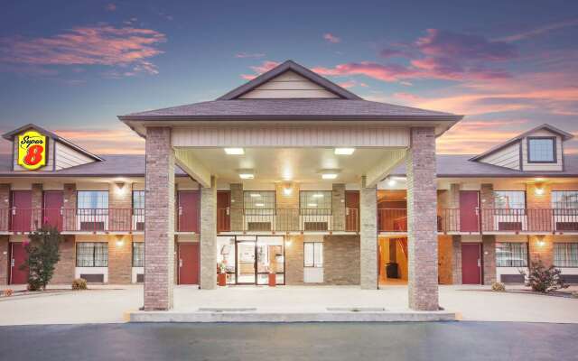 Super 8 by Wyndham Clinton