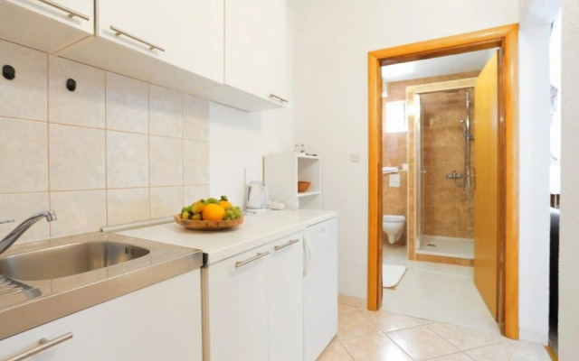 Lias - With Restaurant - A3