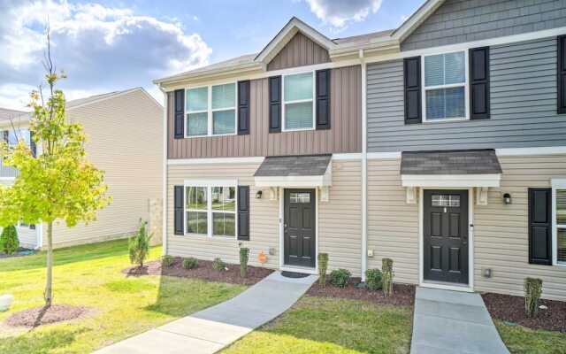 Modern Townhome ~ 7 Mi to Downtown Nashville!