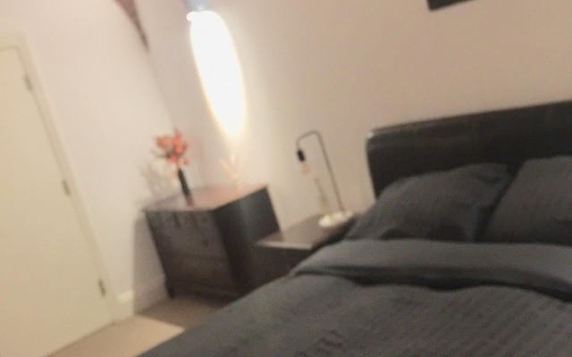 Stylish 93sqm 2 Bed Historical City Centre Flat
