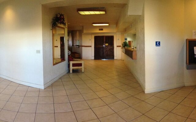 Four Corners Inn