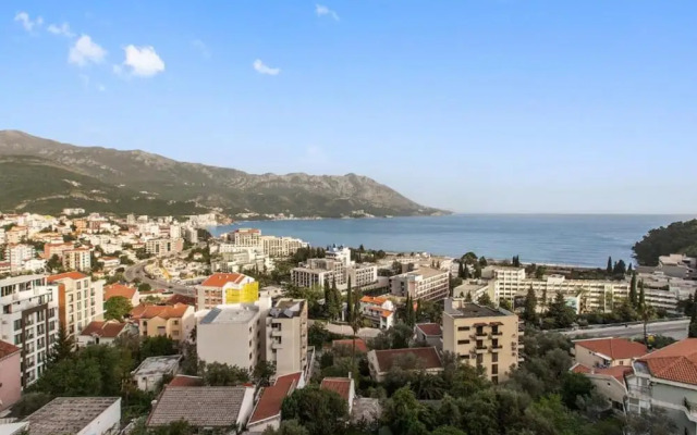 Budva Hideaway Apartment With Breathtaking Views