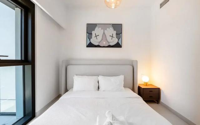 Exclusive 2BR Downtown Apt w Burj Khalifa Views