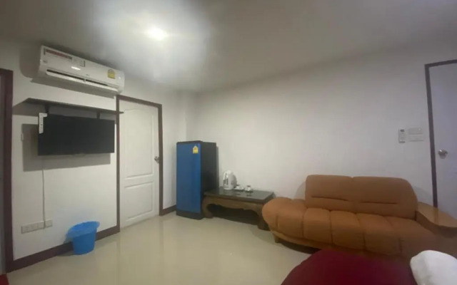 OYO 1135 Triple A Residence