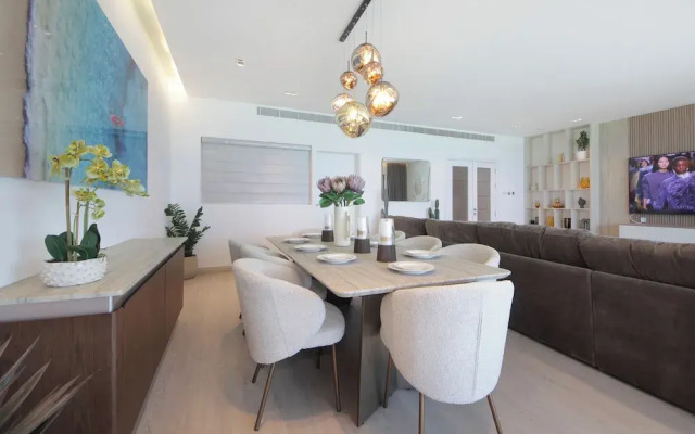 Silk Valley - Luxury Beachfront 3BR