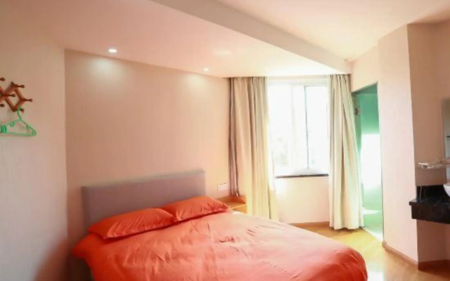 Pebble Motel(Shaoxing Lu Xun's Hometown Store)