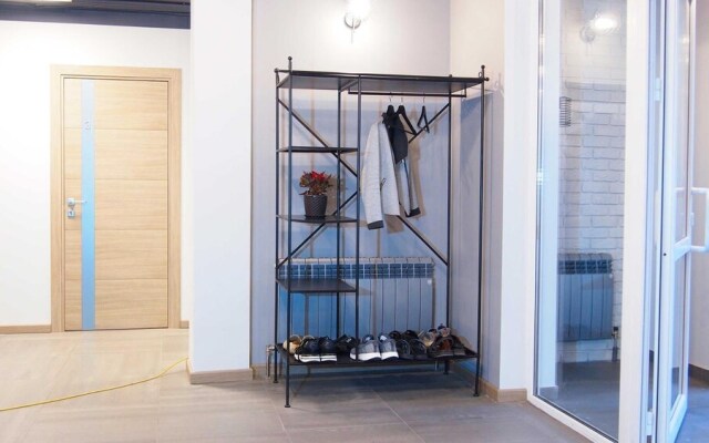 Guest House Opaliha Loft Rooms - Hostel