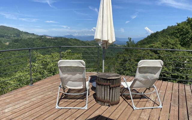 Fosdinovo 5-bed Villa- a Tranquil Retreat