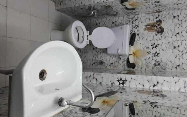 OYO 70129 Love India Hotel