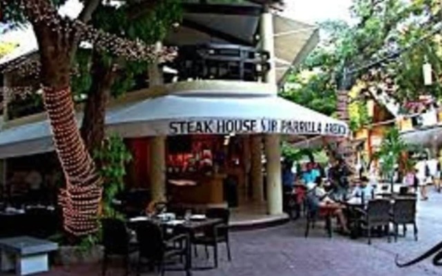 Apartment 101-2 Amalfi by Slieva Near 5th Avenue