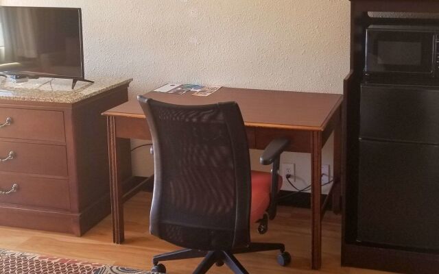 Red Roof Inn & Suites Wilkesboro