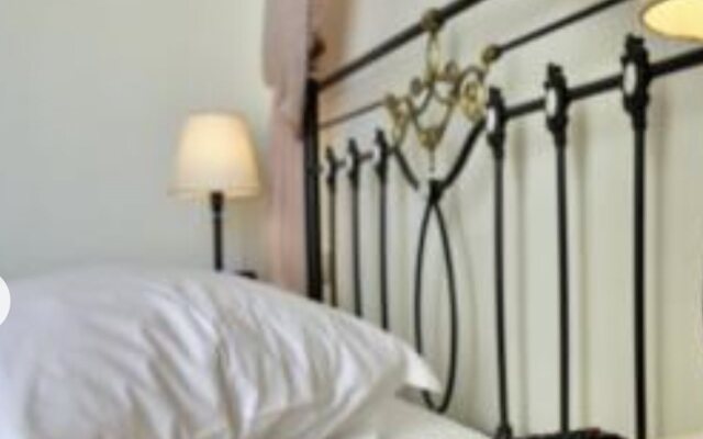 Ostria Hotel