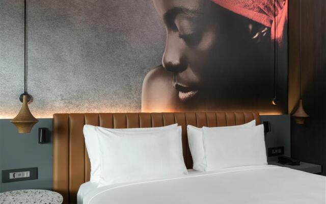 Radisson RED Hotel, Johannesburg Rosebank