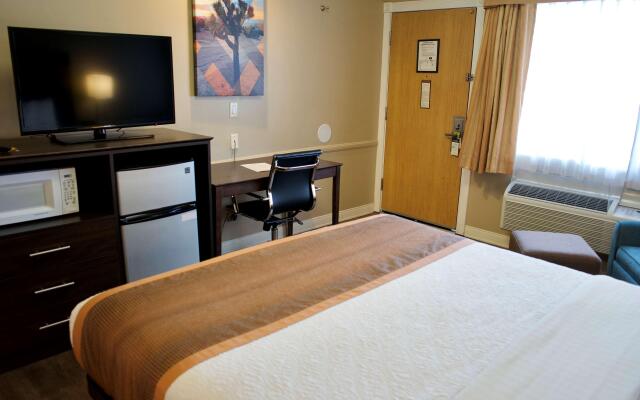 Best Western China Lake Inn