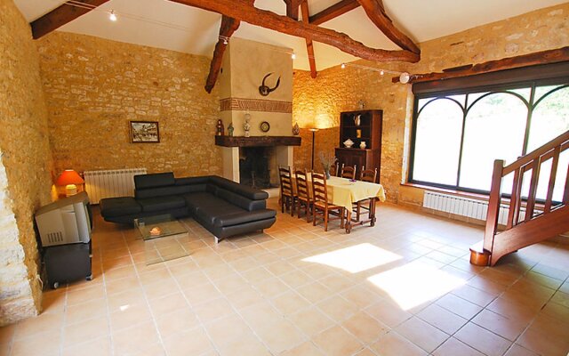 House Lavit Puy-lEveque