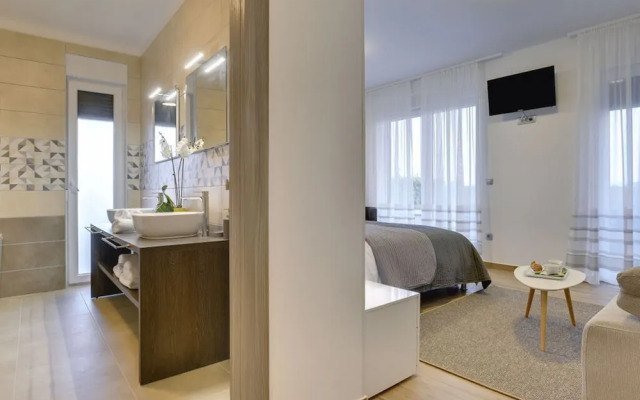 Villa Una Comfortable Holiday Residence