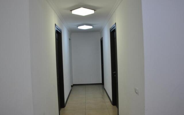 Lamani Hotel