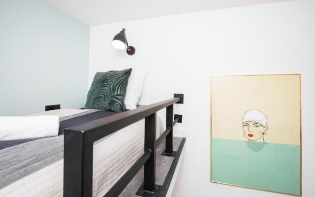 Apartments Aleje Jerozolimskie 85 by Renters