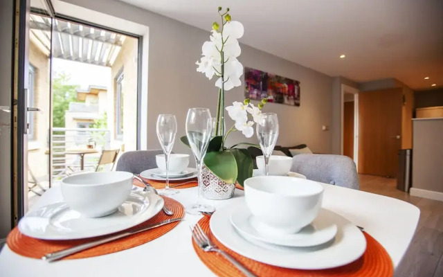 The Wesley Luxury City Apartment