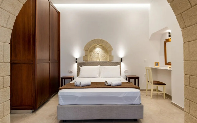 The Owl House Near Chania City Centre