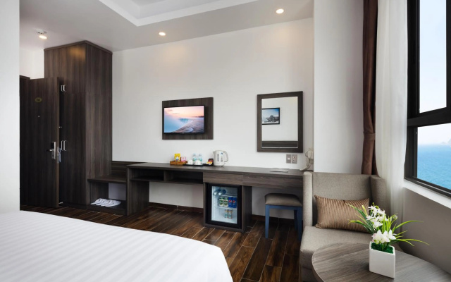 La Casa Hotel Nha Trang – Guest Rooms – Nha Trang