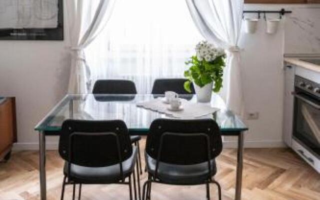 Menabrea 33 Stylish Apartment