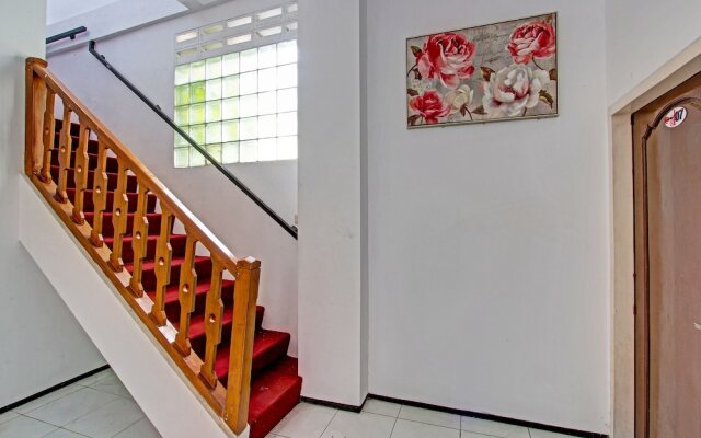 Spot On 91523 Kenari Guesthouse