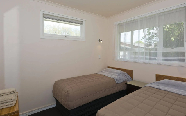 Garden Court Motel