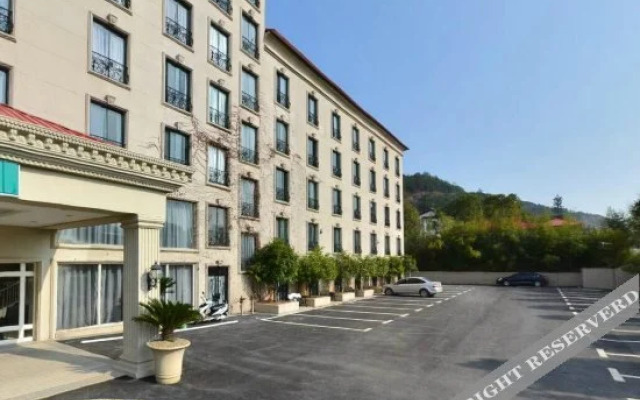 Hua Quan Grand Hotel