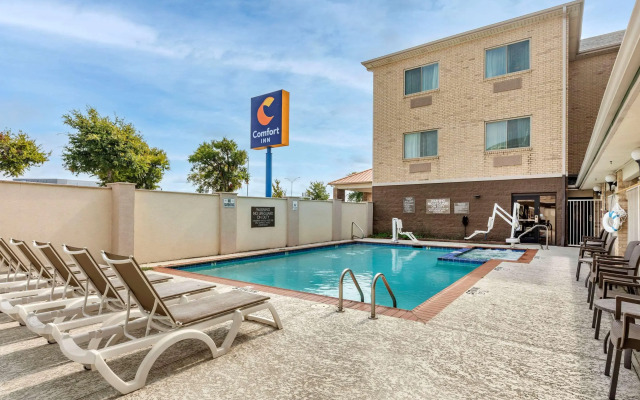 Comfort Inn DFW North-Irving