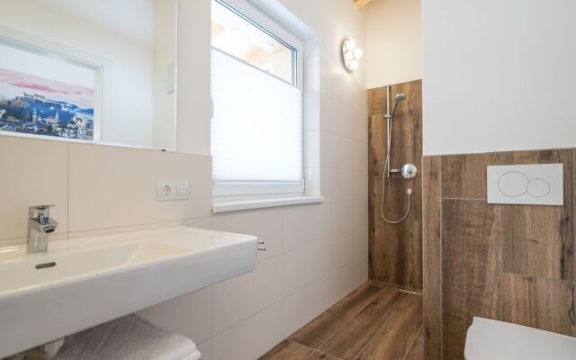 Spacious Apartment in Werfenweng near Lake