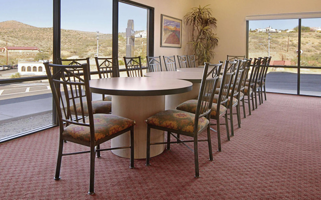 Days Inn by Wyndham Globe