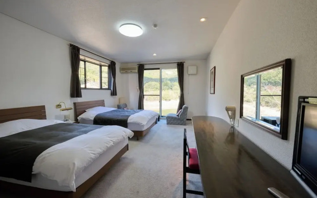 Hotel Hakuryuko Resort