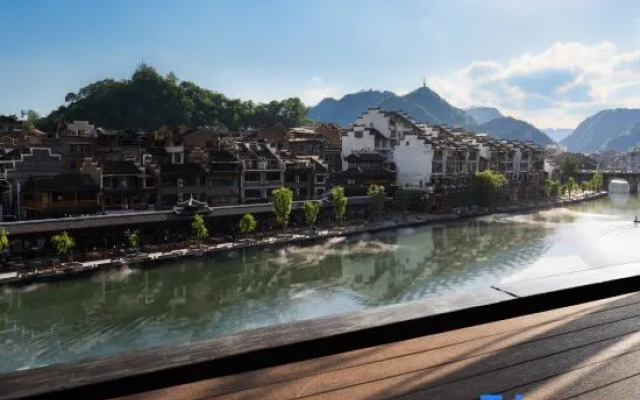 Riverside courtyard of Luan Xiyin mountain, Zhenyuan