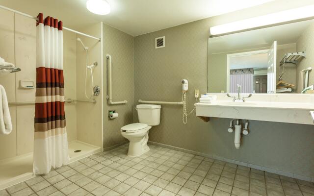 Red Roof Inn & Suites DeKalb