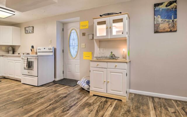 Bel Air Apartment w/ Pool ~ 2 Mi to Main St