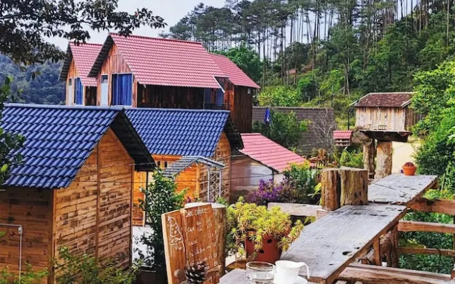 To Chim Ri Homestay Mang Đen