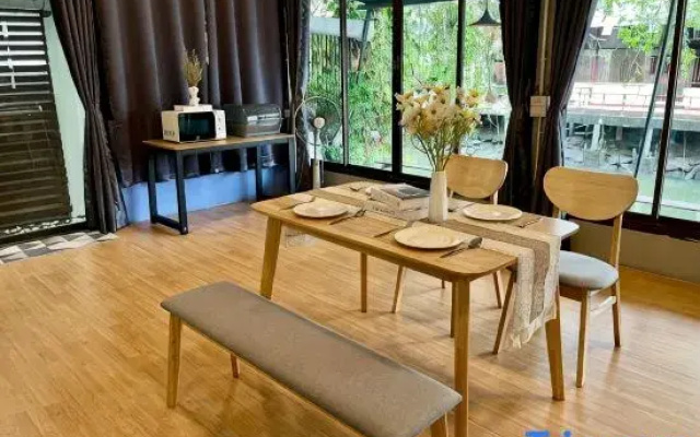 Kirin Riverside Homestay with AC, WiFi in Bangkok