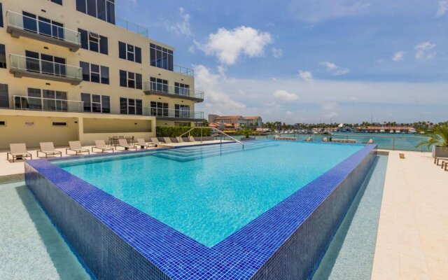 HH-2BStd614 - All shades of Blue OCEANFRONT luxury condo,