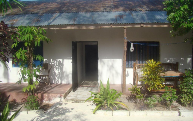 Tabasam Beach Bungalow & Restaurant